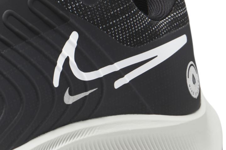 Nike Air Zoom Pegasus 38 Shield swoosh